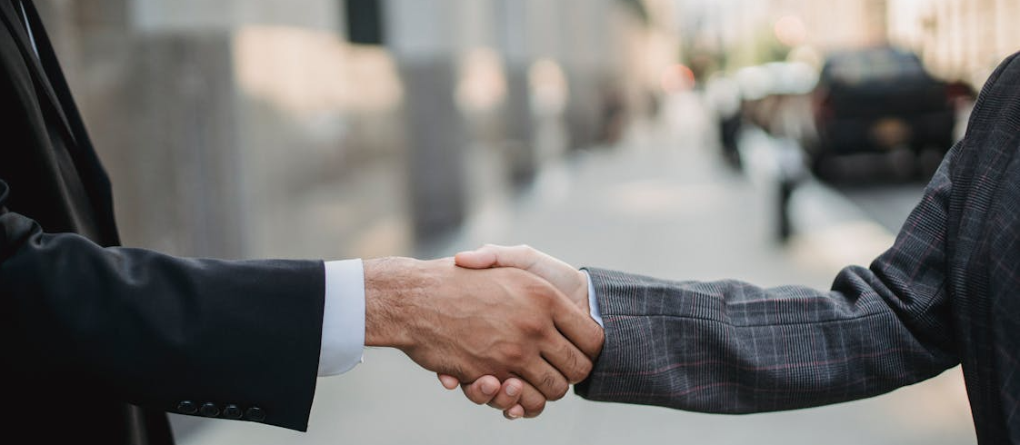 close-up-of-business-people-shaking-hands